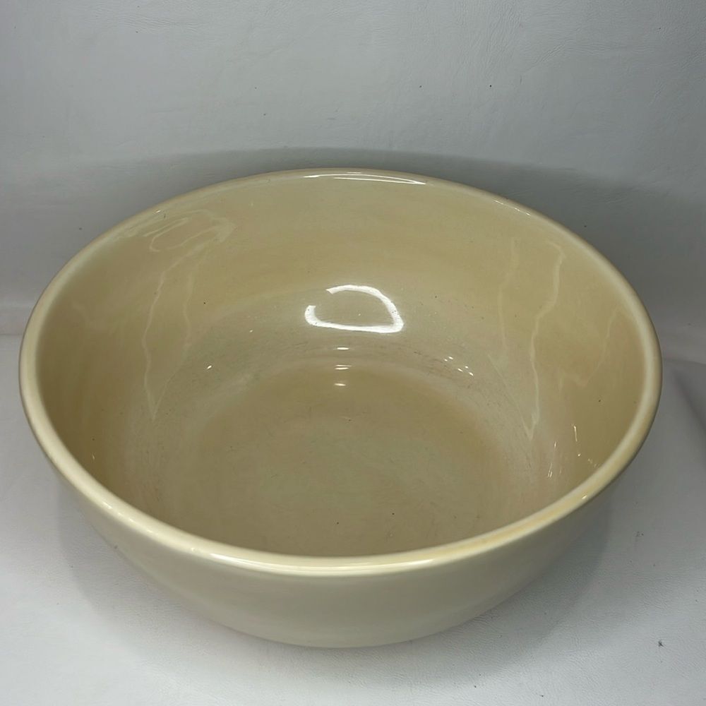 Potterybarn Sausalito Serving Bowl 10 In Round 4 In Tall Cream Country Cooking
